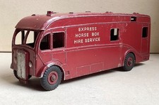 DINKY - No.581 - HORSE BOX