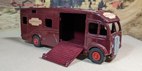 Vintage dinky toys horse - toys, box