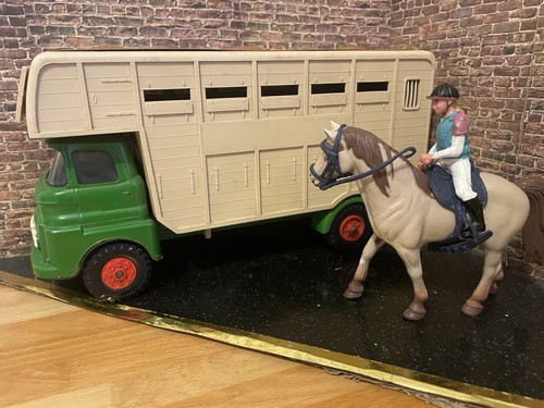 Trading jumbo bmc horse box - trading,