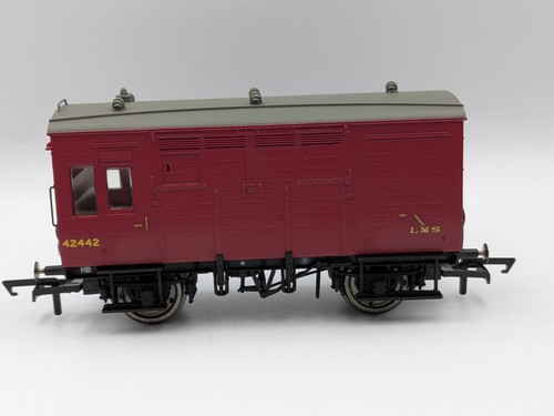 Hornby r6537a horse box - br, w