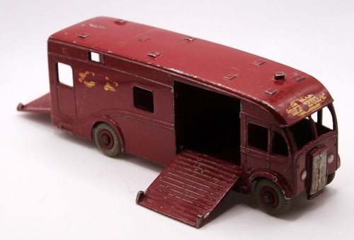 Dinky supertoys horse box - dinky, horse-box